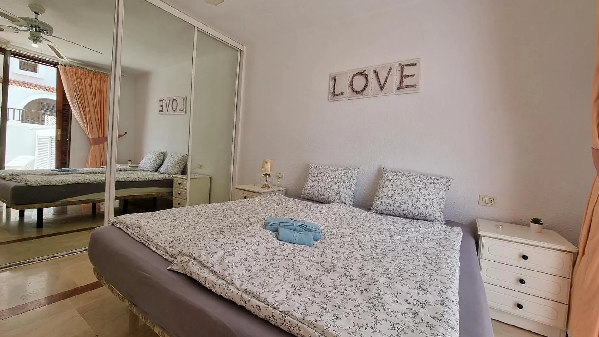 Appartement In Playa De Las Americas Mit Terrasse דירה